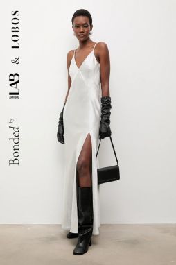 Šaty Bonded by Answear.LAB & LOBOS strieborná farba, maxi, áčkový strih