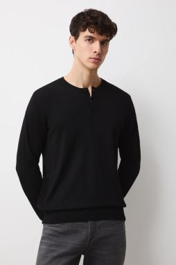 Sveter Medicine čierna farba