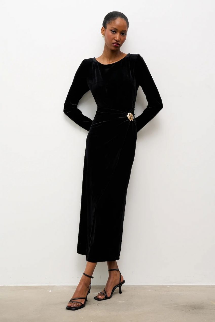 Zamatové šaty Answear.LAB čierna farba, maxi, priliehavé