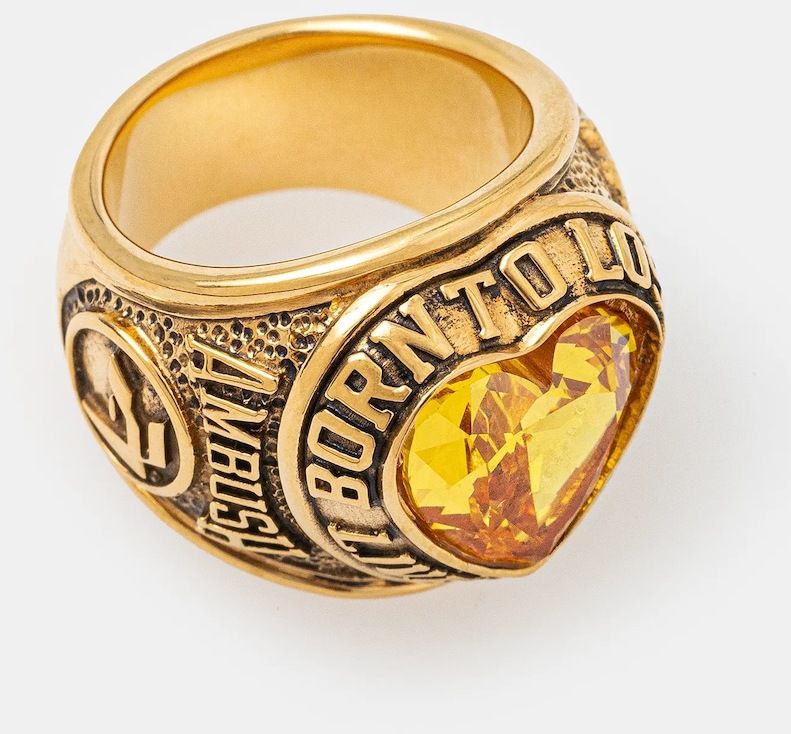 Strieborný prsteň AMBUSH Heart Class Ring