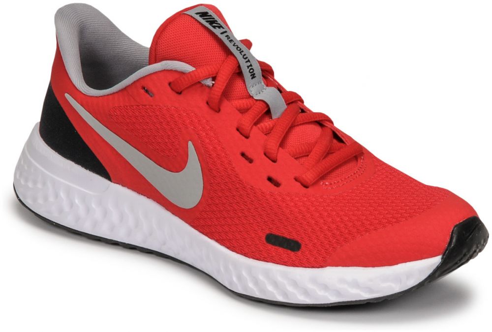 Univerzálna športová obuv Nike  NIKE REVOLUTION 5