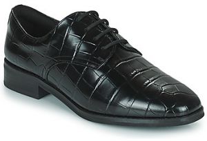 Derbie Clarks  RIA DERBY