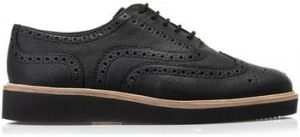 Nízke tenisky Clarks  Baille Brogue