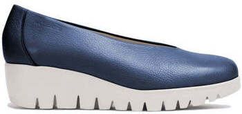 Slip-on Wonders  Fly
