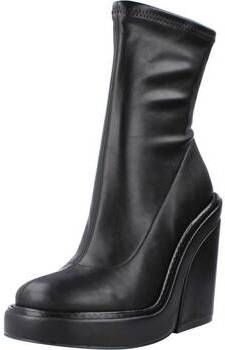 Čižmy Steve Madden  ALL OUT
