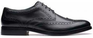 Nízka obuv do mesta Clarks  CraftJames Tip