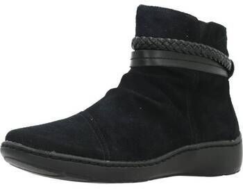 Čižmy Clarks  CORA BRAIDBOOT