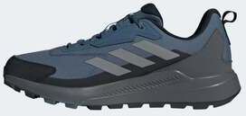 Turistická obuv adidas  -