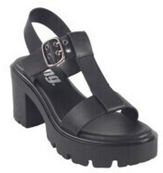 Univerzálna športová obuv MTNG  Sandalia señora MUSTANG 50714 negro