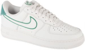 Nízke tenisky Nike  Air Force 1 07 LV8