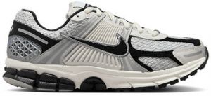 Módne tenisky Nike  Zoom Vomero 5 Photon Dust Black (Women's)