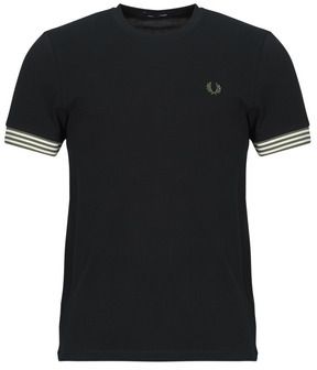 Tričká s krátkym rukávom Fred Perry  STRIPED CUFF T-SHIRT