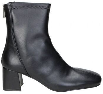 Čižmičky Skydiva  M4890
