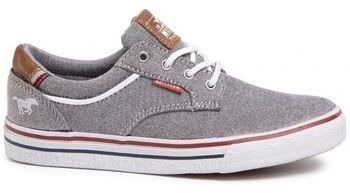Derbie Mustang  Baskets