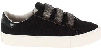 Derbie No Name  Baskets