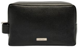 Vrecúška/Malé kabelky Calvin Klein Jeans  PLAQUE DOPP KIT LV04D1132G