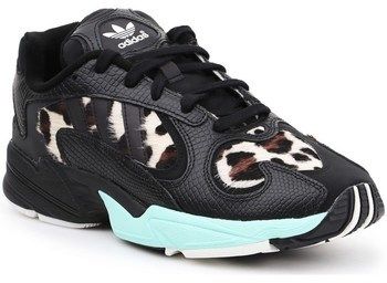 Nízke tenisky adidas  YUNG1