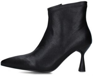 Čižmičky Uma Parker  648.02.25P