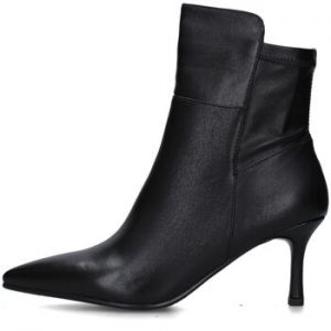 Čižmičky Uma Parker  625.02.25P