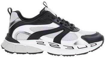 Nízke tenisky Guess  Chaussures
