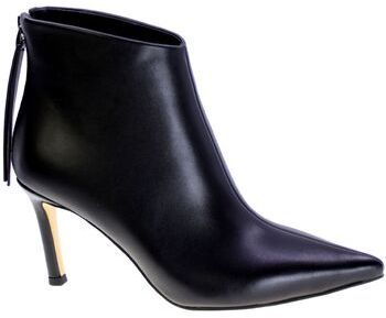 Čižmičky Queen Helena  146045