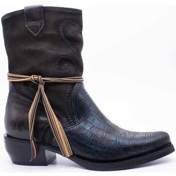 Čižmičky Felmini  D607