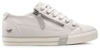 Derbie Mustang  Baskets