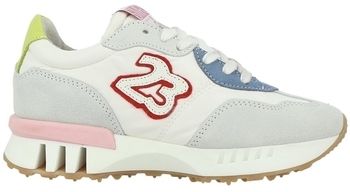 Derbie Semerdjian  Baskets