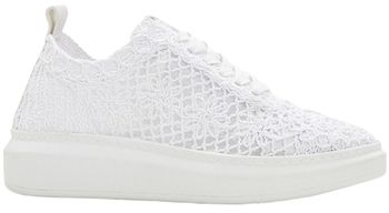 Derbie Mustang  Baskets