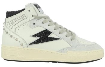 Derbie Semerdjian  Baskets