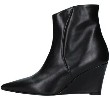 Čižmičky Andrea Pinto  732