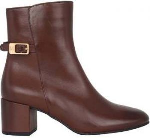 Čižmičky Högl  Ella