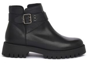 Čižmičky Frau  56L1