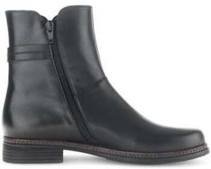 Čižmičky Gabor  54.671.27