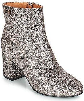 Čižmičky Les Tropeziennes par M.Belarbi  CLORA