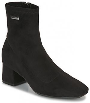 Čižmičky Les Tropeziennes par M.Belarbi  DANIELA