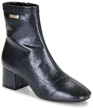 Čižmičky Les Tropeziennes par M.Belarbi  DANIELA