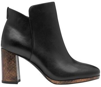 Nízke čižmy Tamaris  Bottes femme