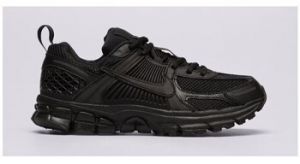 Nízke tenisky Nike  Vomero 5