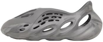 Nazuvky Yeezy  Foam RNR MX Granite