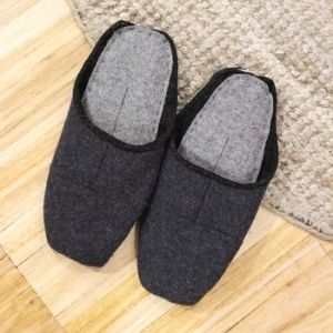 Espadrilky Armazém Das Malhas  ARMAZÉM DAS MALHAS Slippers - Antracite