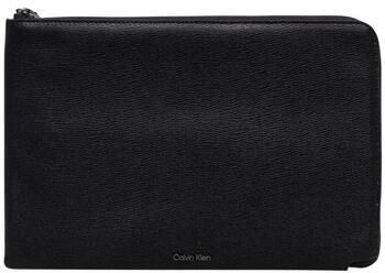 Vrecúška/Malé kabelky Calvin Klein Jeans  SAFFIANO ZIP POUCH LV04D1133G