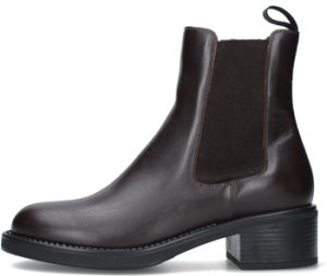 Čižmičky Frau  82L5