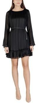 Krátke šaty Guess  LS ILENIA PLEAT DRESS W6RK37 WJ712