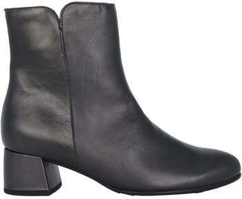 Čižmičky Gabor  55.680.69