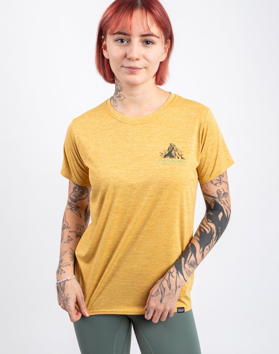 Patagonia W's Cap Cool Daily Graphic Shirt - Lands Chouinard Crest: Beeswax Tan X-Dye