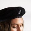 Čierna baretka Plush Beret galéria