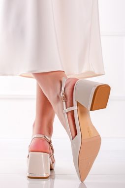 Béžové lakované slingback lodičky na hrubom podpätku Leila
