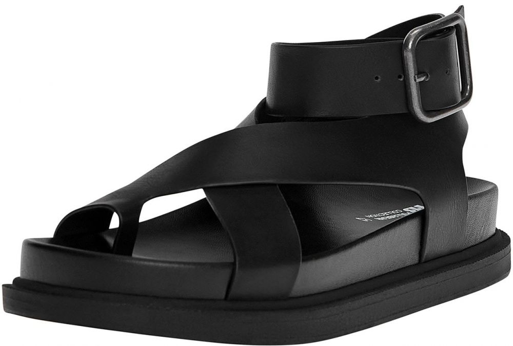 Pull&Bear Sandále  čierna