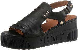 MUSTANG Sandále  čierna